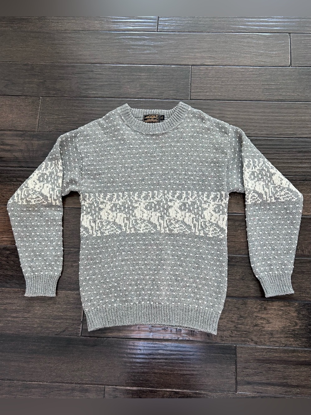 Vtg Eddie Bauer Gray and Cream Reindeer Crewneck Sweater Mens S